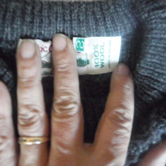 Celtic Country Wool Sweater Mens Size Small Large Sweater See Measurements - Picture 3 of 4